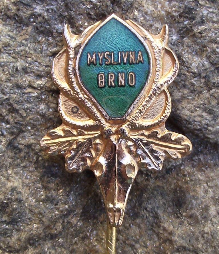 Brno Hunting Cabin Exhibition Deer Stag Skull Hunters Trophy Hunt Pin Badge - Badgecrazy