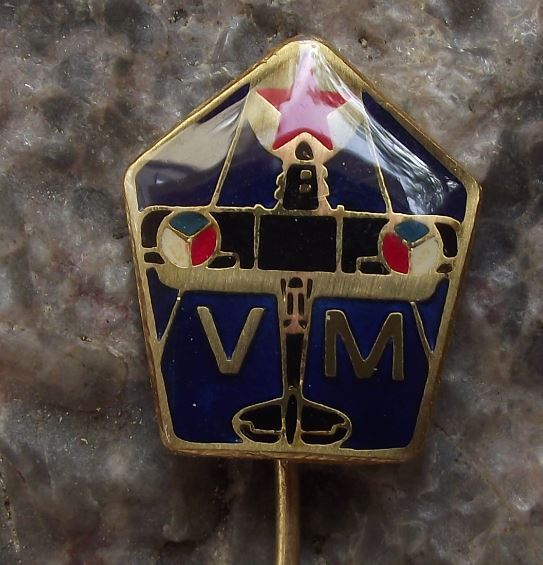 Army Museum of Czechoslovakia Communist Red Star Maces Aircraft Pin Badge - Badgecrazy