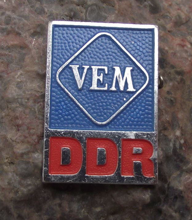 Warenzeichenverband VEM Engineering Electrics Firm Germany Advertising Pin Badge