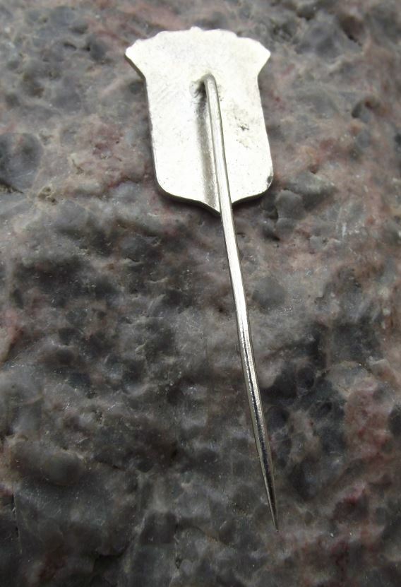 Antique Praga Autos Classic Car Czechoslovakia Lion Logo Motor Vehicle Pin Badge - Badgecrazy
