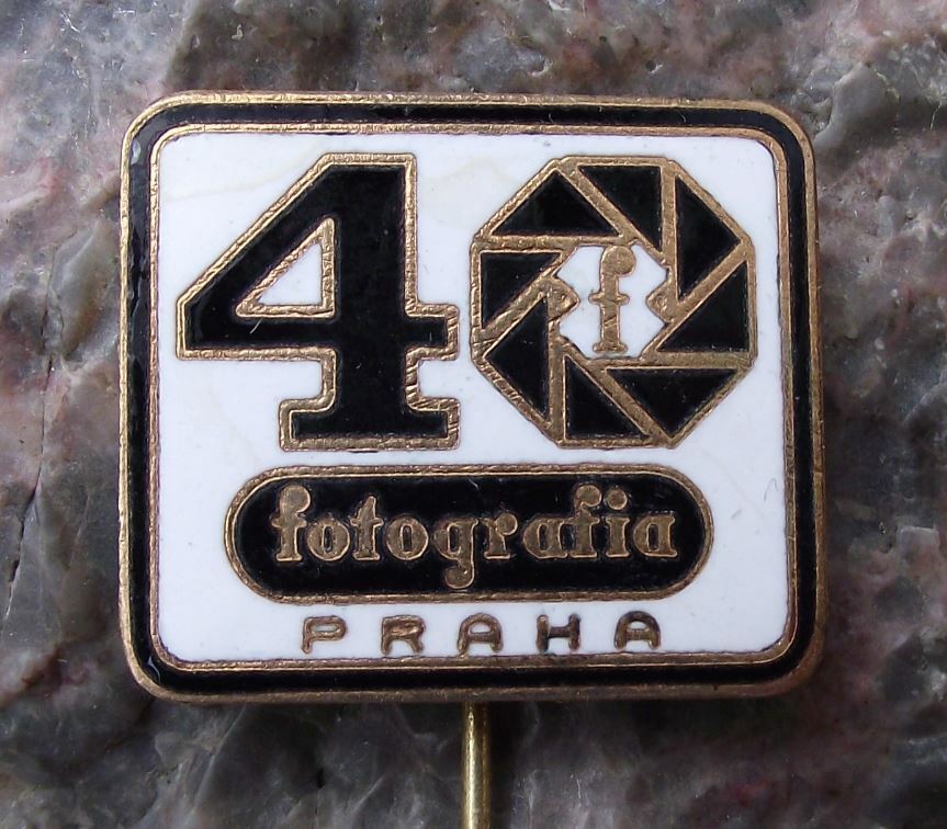 1990 Fotografia Praha Photographic Film Camera 40th Anniversary Pin Badge - Badgecrazy