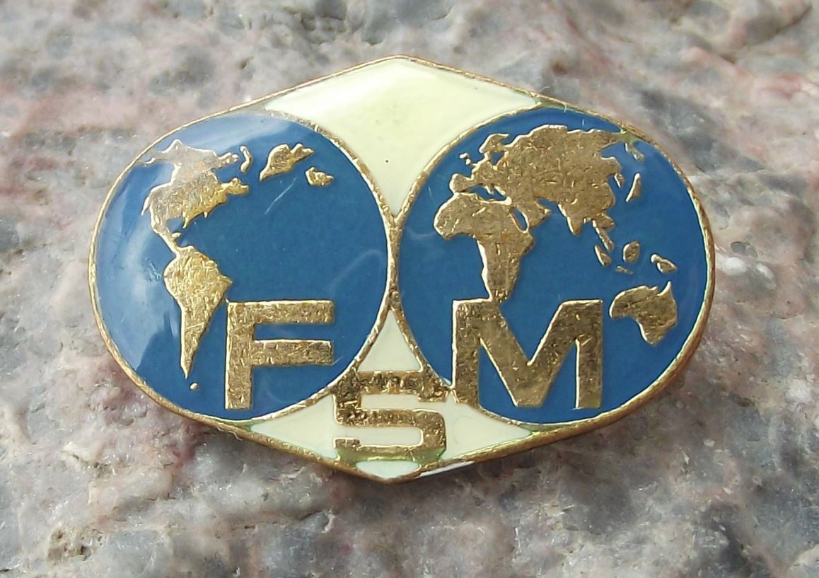 Vintage Federation Syndicale Mondiale FSM World Student Youth Union Pin Badge - Badgecrazy