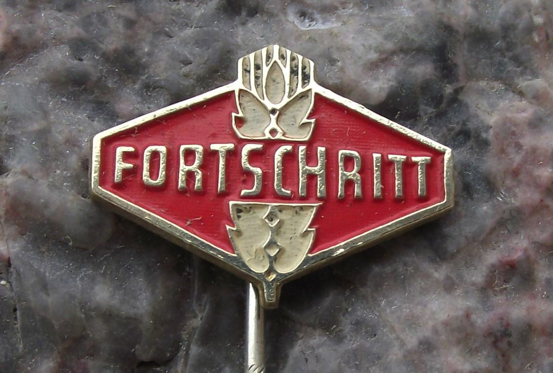 Antique Fortschritt East Germany DDR Combine & Tractor Farming Company Pin Badge - Badgecrazy