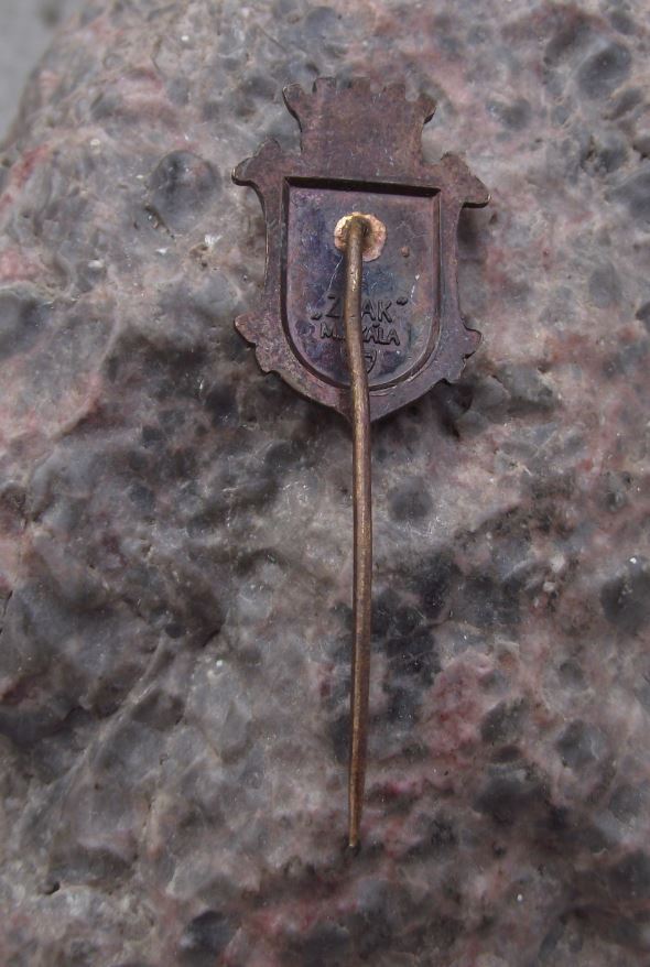 Antique Prague Zizkov District Praha 3 Heraldic Crest Coat of Arms Pin Badge - Badgecrazy