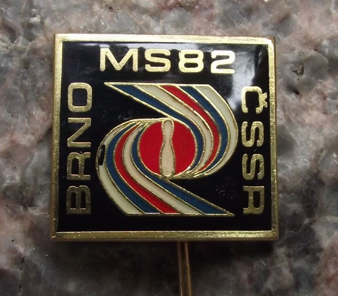 1982 World 9 pin Bowling Championships Czechoslovakia Brno Skittle Pin Badge - Badgecrazy