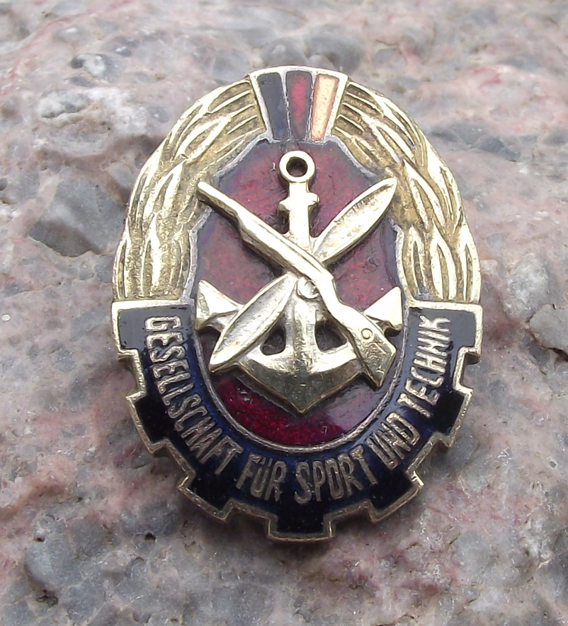 Vintage GST Gesellschaft Sport Technik East Germany DDR Army Rifle Pin Badge - Badgecrazy