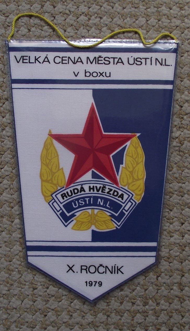 1979 Czechoslovakia Boxing Title Fight Usti nad Labem Red Star Pennant Flag - Badgecrazy