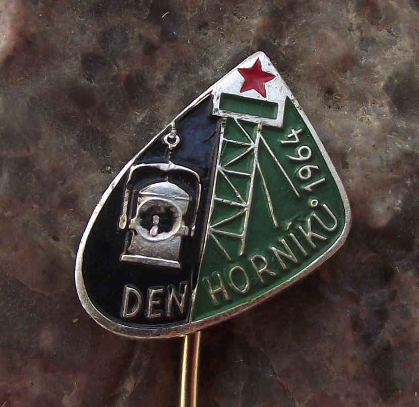 1964 National Czech Mining Miners Day Coal Mine Crossed Hammers Shaft Pin Badge - Badgecrazy