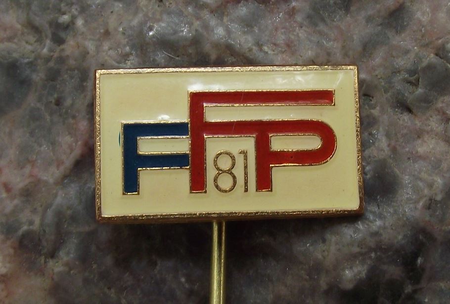 1981 FFP Czech Filmovy Exhibition 33rd Communist Workers Film Festival Pin Badge - Badgecrazy