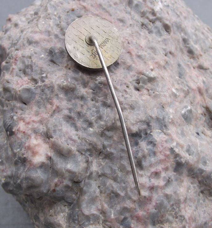 Vintage Figure Skating Association of Czechoslovakia Lime Leaf Skate Pin Badge - Badgecrazy