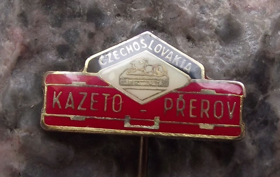 Kazeto Czech Lion Suitcase Cardboard Case Travel Products Firm Prerov Pin Badge - Badgecrazy