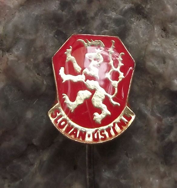 Czechoslovakia Boxing Club Slovan Usti nad Labem Lion Motif Boxers Pin Badge - Badgecrazy