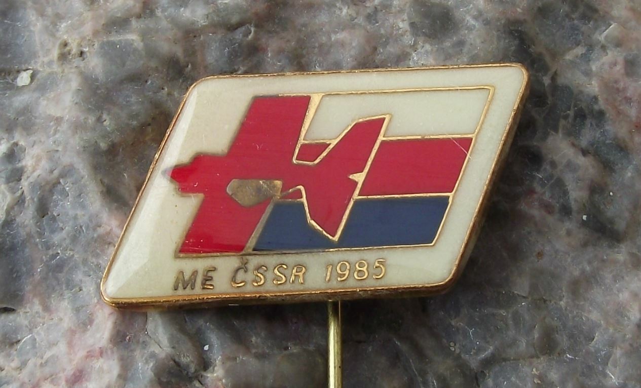 1985 FAI European Aerobatic Championships Czechoslovakia Stunt Plane Pin Badge - Badgecrazy