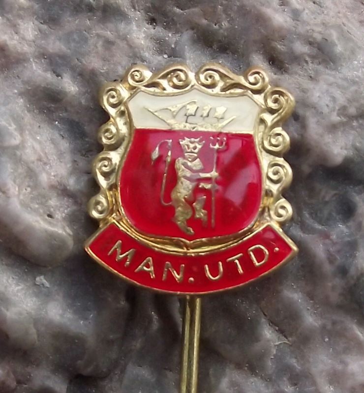 Antique Manchester United Football Club MUFC Crest Supporters Shield Pin Badge - Badgecrazy
