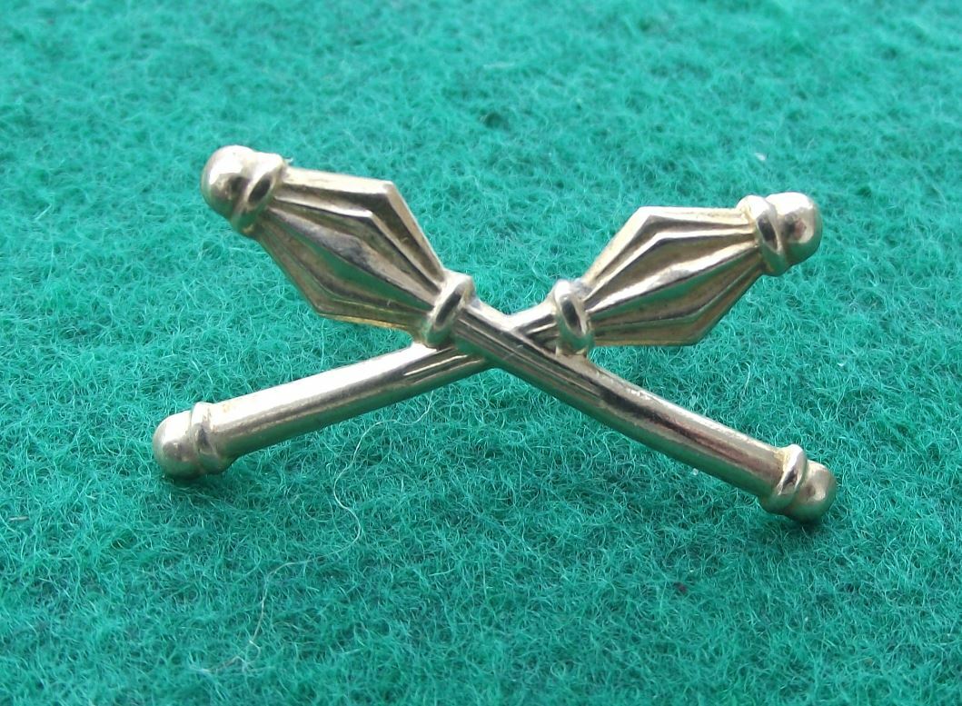 Czechoslovakia Army Uniform Badge Military Crossed Maces Division Pin Badges - Badgecrazy