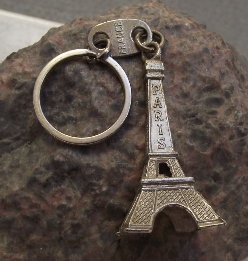 Vintage Eiffel Tower Paris France Monument Souvenier Metal Key Ring Keychain - Badgecrazy