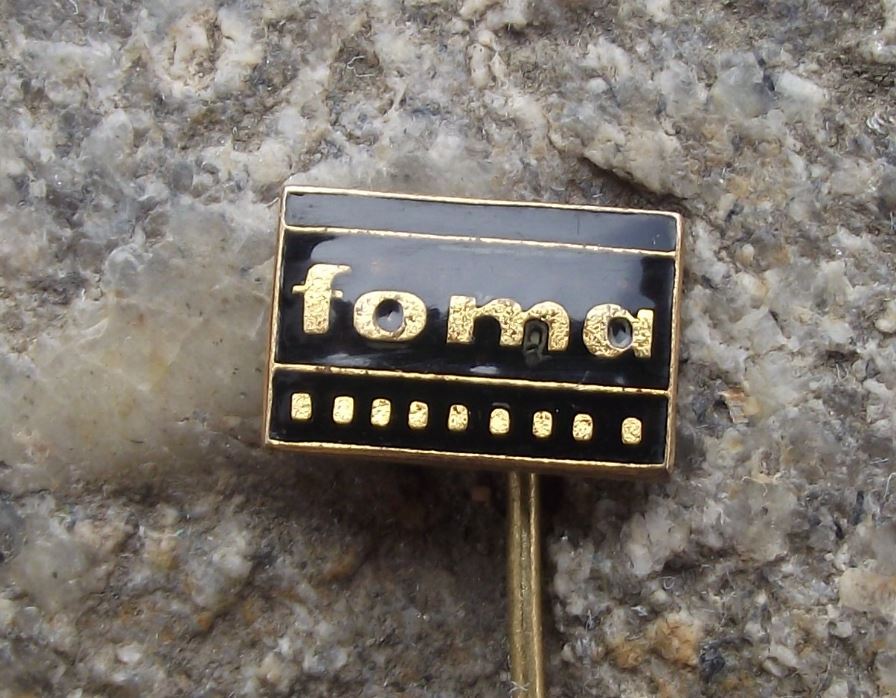 Antique Foma Camera Roll SLR Film Czechoslovakia Negative Spool Design Pin Badge - Badgecrazy