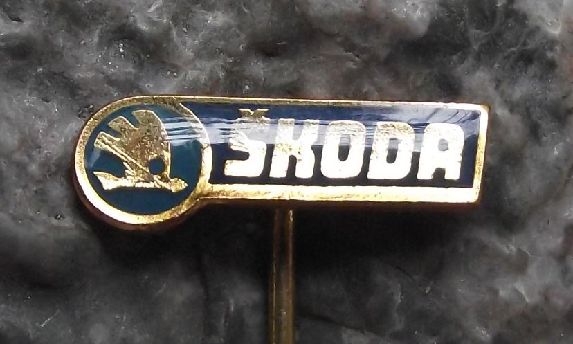 Vintage Skoda Cars Logo Winged Arrow Logo Vehicle Motor Car Pin Badge - Badgecrazy
