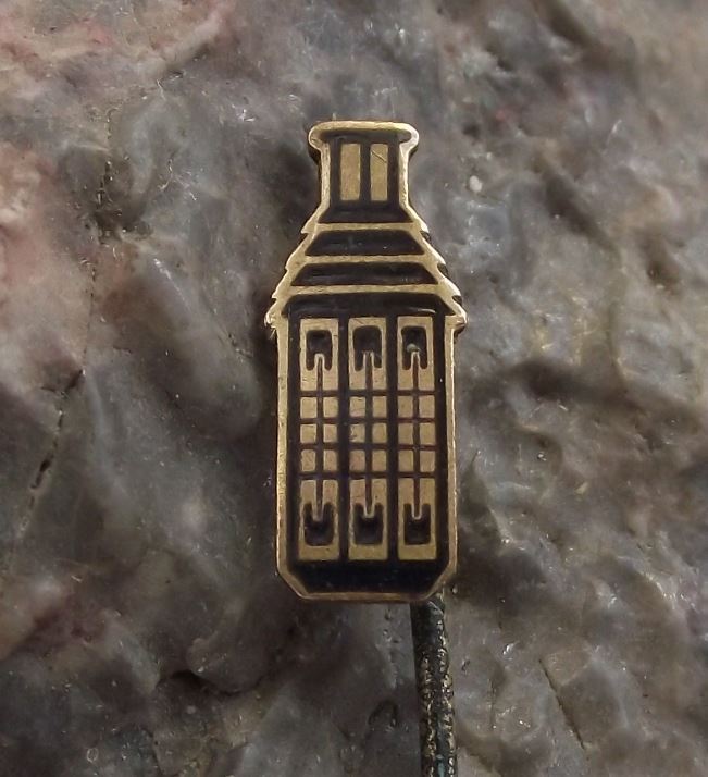 Vintage Old Fashioned Oil Mining Miners Gas Lamp Lantern Light Pin Badge - Badgecrazy