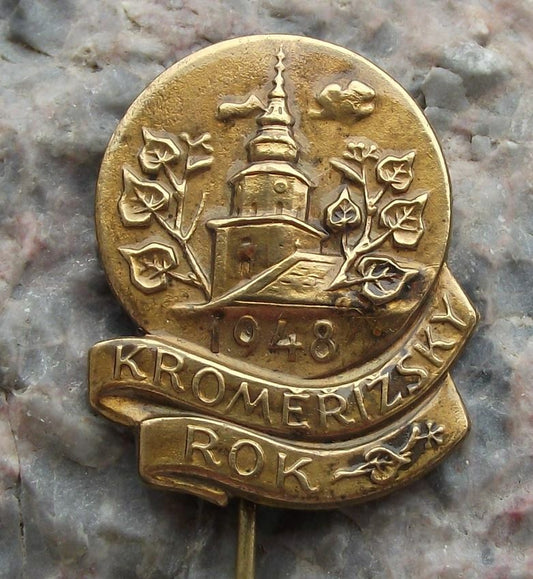 1948 UNESCO Kromeriz Baroque Castle Czechoslovakia Palace Czech Pin Badge