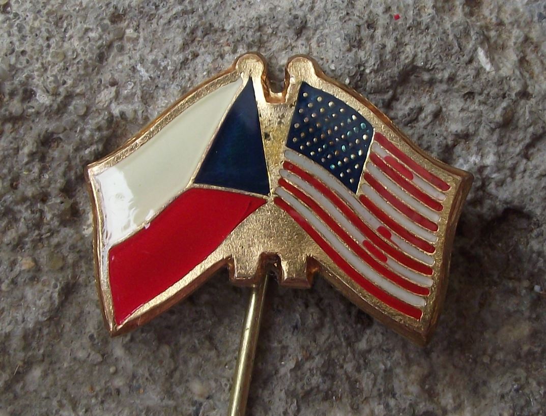 Vintage USA Czechoslovakian Flag American Stars Stripes Friendship Pin Badge - Badgecrazy