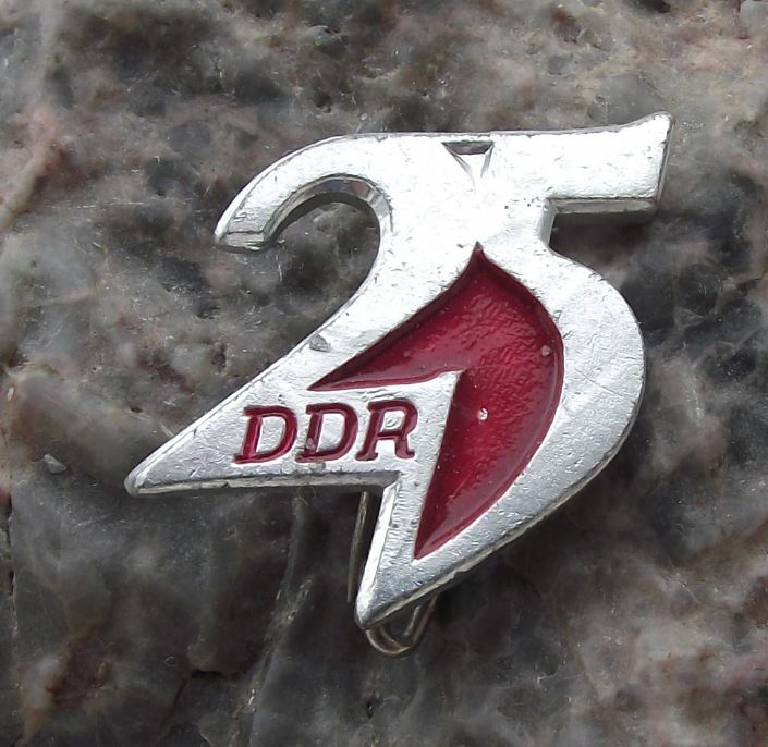 1974 Rare East Germany DDR GDR 25th Number 25 German Anniversary Pin Badge - Badgecrazy