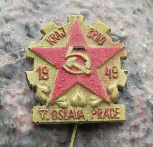 1949 Czechoslovakia 5 Year Plan World War 2 Rebuilding Marshall Plan Pin Badge