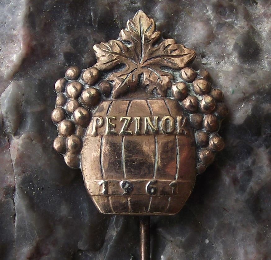 1961 Pezinok Wine Region Czechoslovakia Grape Harvest Vineyard Barrel Pin Badge - Badgecrazy