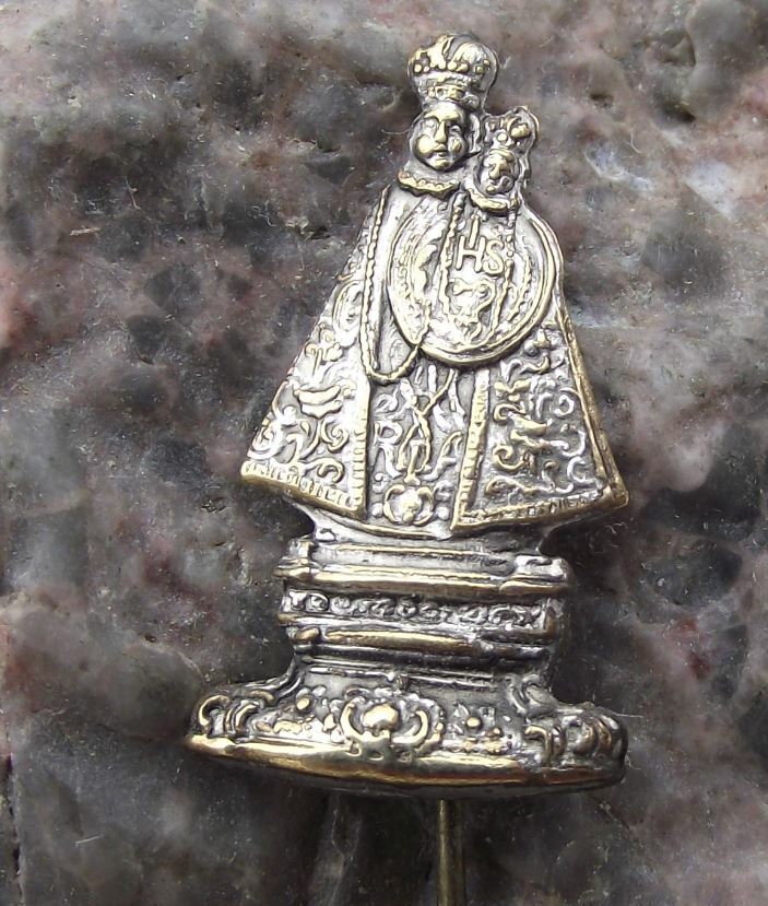 Antique Infant Jesus Christ of Prague Religious Christian Catholic Pin Badge - Badgecrazy
