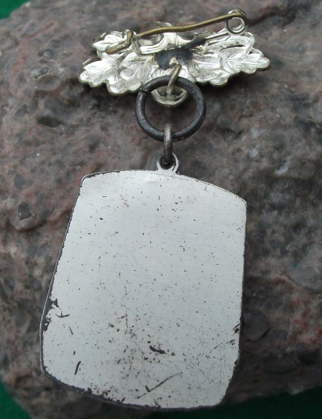 1967 German Gun Shooting Competition Crossed Rifles Target Acorn Cluster Medal - Badgecrazy