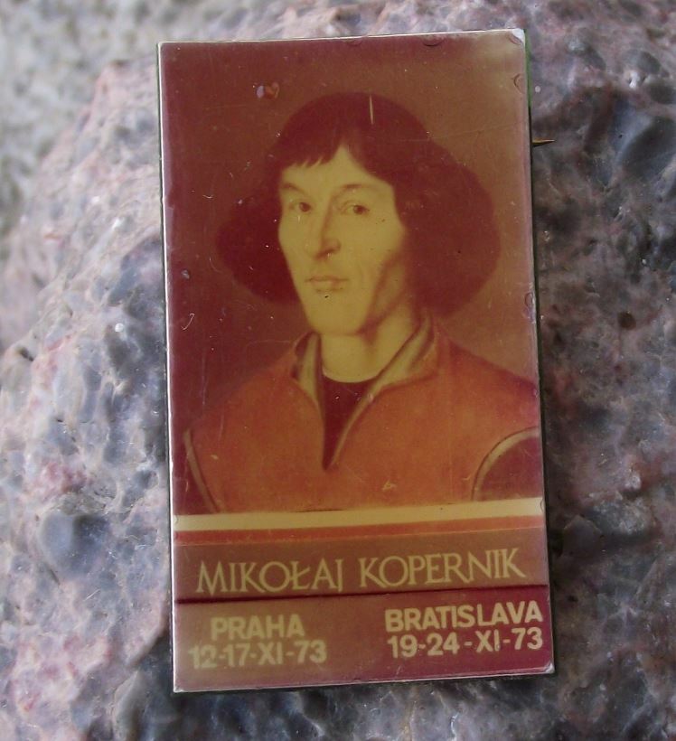 1973 Nicolaus Kopernik Nikolaus Kopernikus Copernicus Maths Astronomer Pin Badge - Badgecrazy