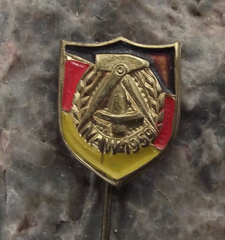 1959 NAW Nationale Aufbauwerk GDR German National Front Compass Hammer Pin Badge - Badgecrazy