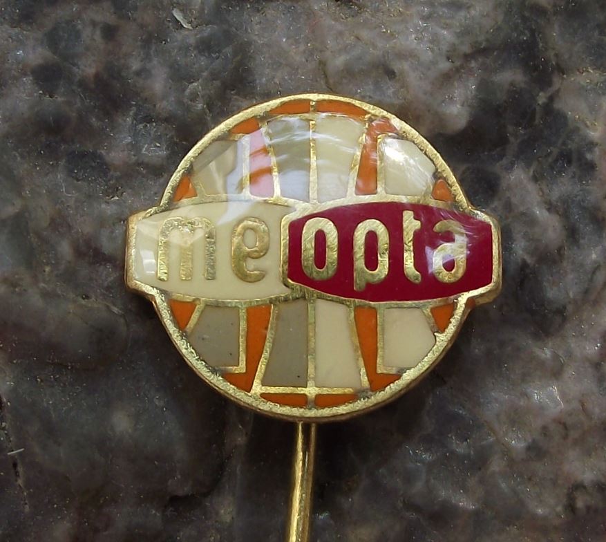 Meopta Camera Lens Photography & View Master Company Art Design Pin Badge - Badgecrazy