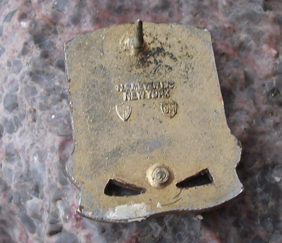 Vintage US Army 76th Tank Artillery Batallion DUI Dragon Clutchback Pin Badge - Badgecrazy