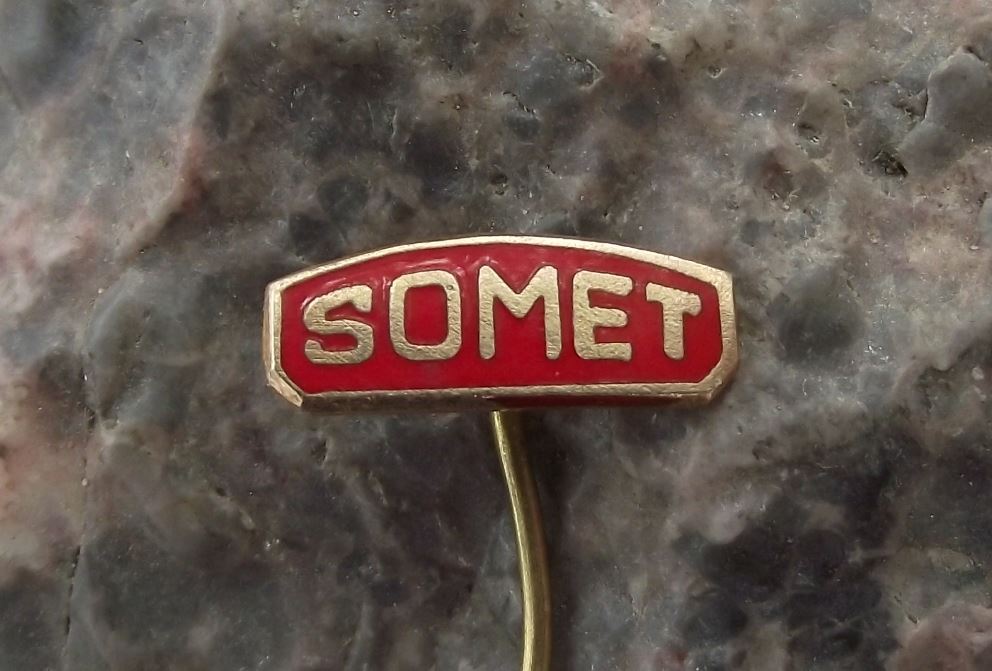 Vintage Somet 8mm Box Camera Maker Czechoslovakia Photography Pin Badge - Badgecrazy