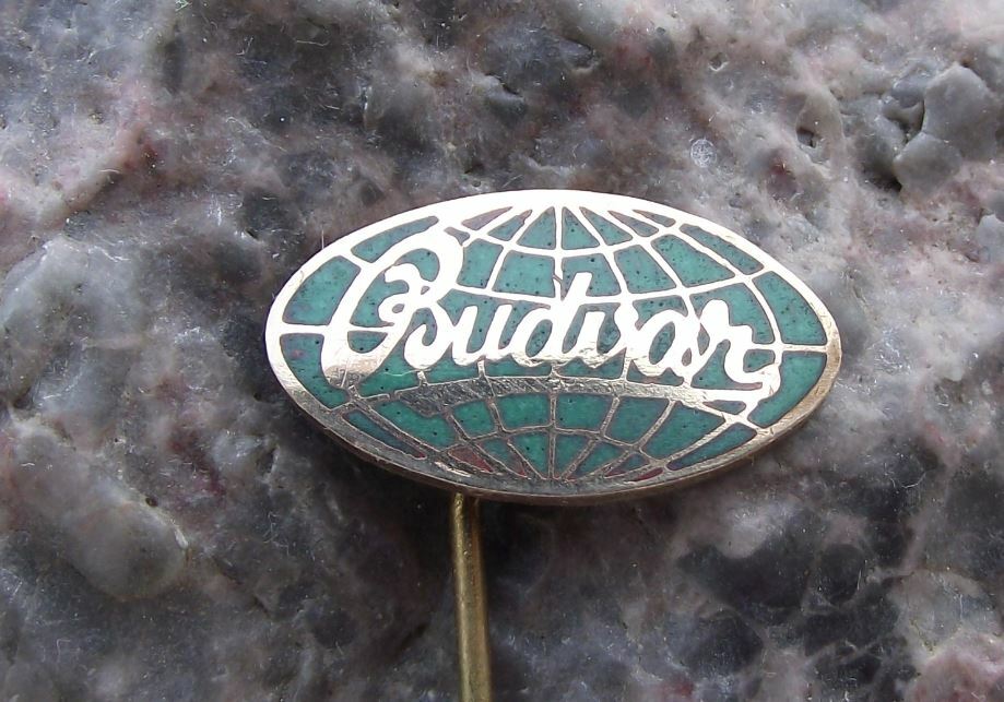 Budvar Original Czech Budweiser Brewery Pivovar Lager Beer Pin Badge Green - Badgecrazy