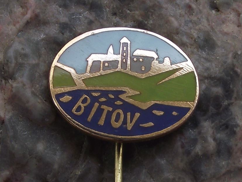 Antique Bitov Hill Castle Znojmo Czech Tourist Visitor Souvenier Pin Badge - Badgecrazy