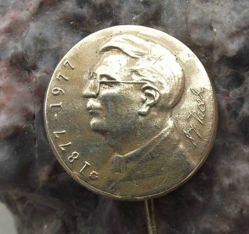 1977 Vaclav Vacek Mayor of Prague & Founder of Czech Communist Party Pin Badge - Badgecrazy