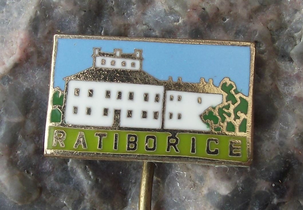 Ratiborice Chateau Castle Palace Czech Baroque Tourist Souvenier Pin Badge - Badgecrazy
