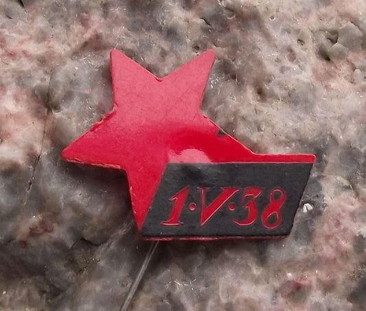 1938 Czechoslovakia Anti Fascism Communist Socialist Russia Support Pin Badge