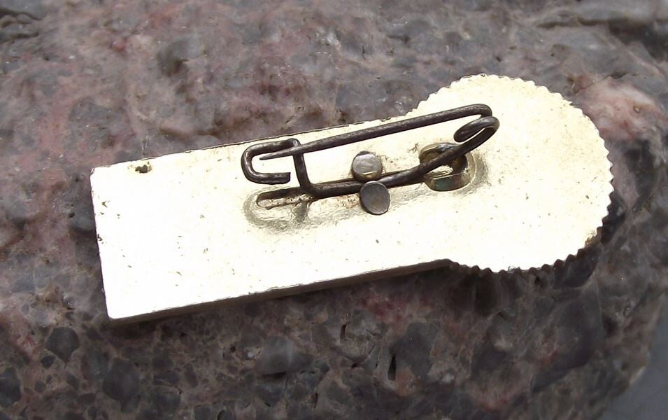 1966 Fighting for Victory Leuna Krollwitz Durch Kampf zum Sieg Pin Badge - Badgecrazy