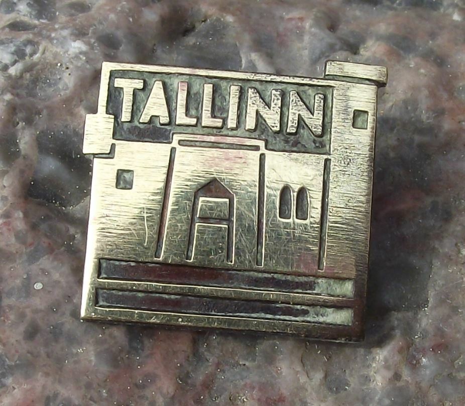 Antique Tallinn Estonia Tower City Walls Tourist Souvenier Castle Pin Badge - Badgecrazy