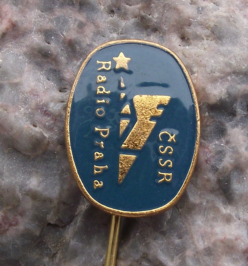 Radio Prague Praha Czechoslovakia CSSR Broadcasting Tower Mast Oval Pin Badge - Badgecrazy