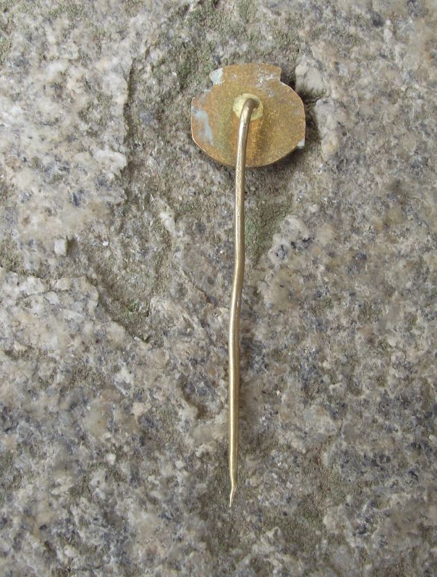 1959 Meopta Czech Camera Company Prague 40th Anniversary Arrow Logo Pin Badge - Badgecrazy