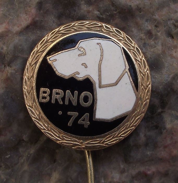 1974 International Dog Breeders Club Show Event Brno Pointer Breed Pin Badge - Badgecrazy