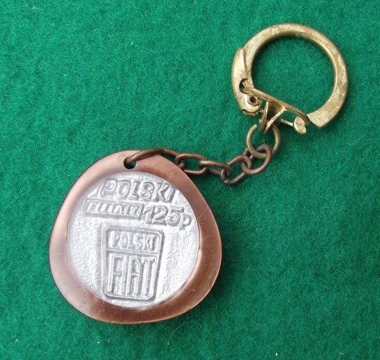 Vintage POLSKI FIAT 125 Car Automobile Company Poland Italy Keychain Key Ring - Badgecrazy
