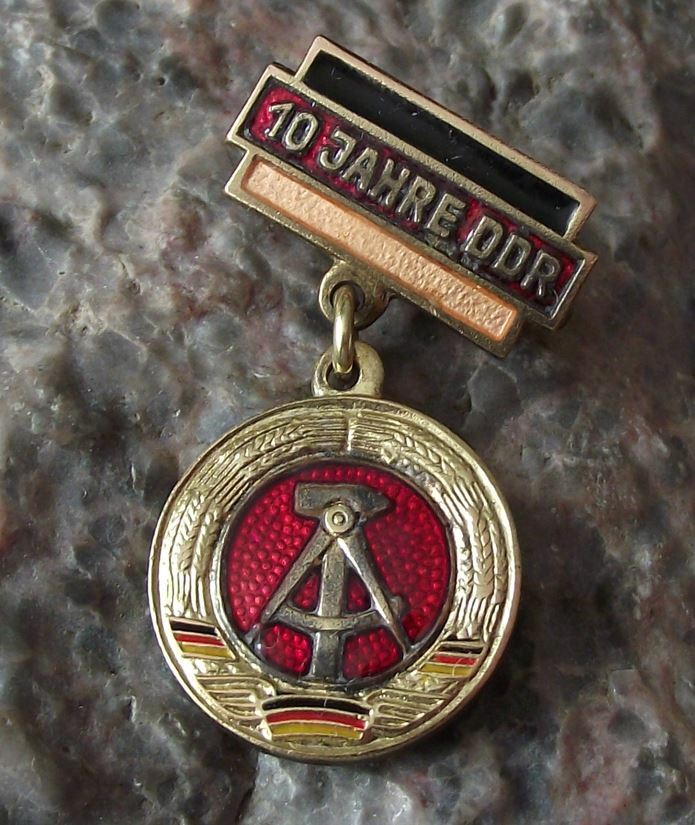 1959 East Germany DDR GDR 10th Anniversary German Commemorative Medal Pin Badge - Badgecrazy