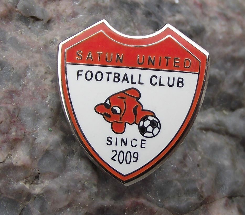 Rare Satun United Football Club Thailand Thai Soccer Goldfish Logo Tie Pin Badge - Badgecrazy