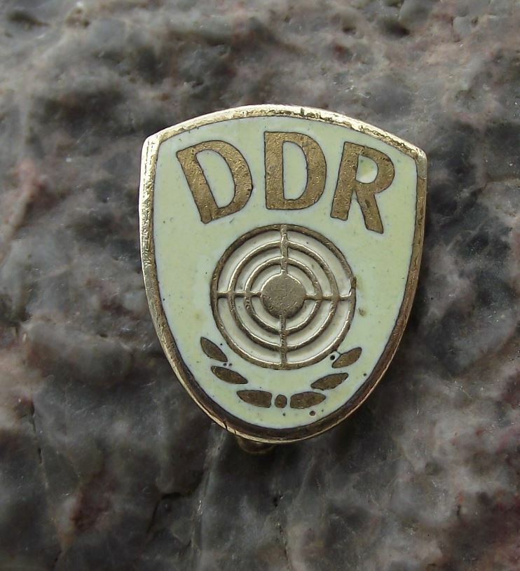 East German DDR GDR Gun Target Marksman Military Shooting Award Pin Badge Gold - Badgecrazy