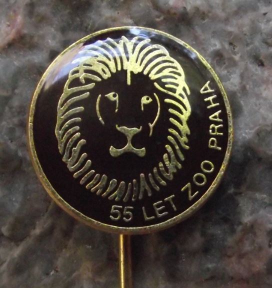 1986 Prague Zoo 55th Anniversary Lion Mane Big Cat Visitor Souvenier Pin Badge - Badgecrazy